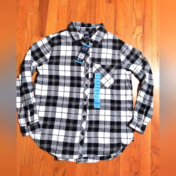GAP Tops - NWT Gap relaxed fit flannel shirt, women's large, "true black Billie plaid"